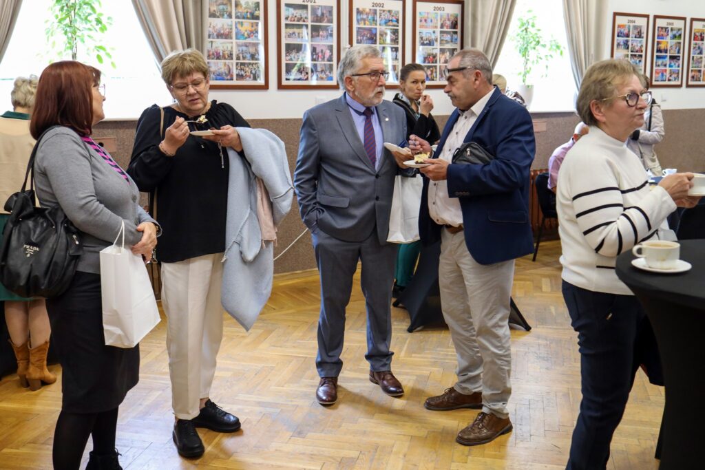 572230643_1217743913724758_5466742398567487003_n